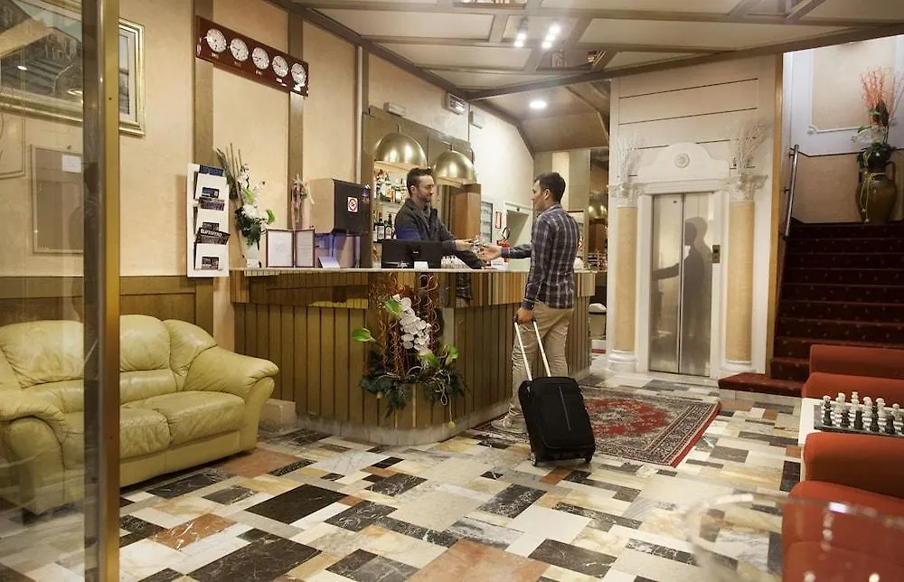 Hotel Stella D'Italia - Nuova Gestione ريميني
